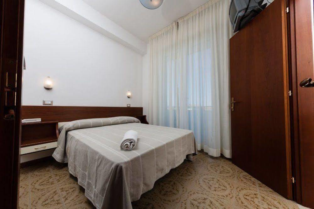 Hotel Sayonara 세니갈리아 외부 사진